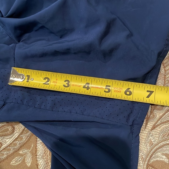 Mens Nike Running Shorts, Size Large. - Picture 4 of 4